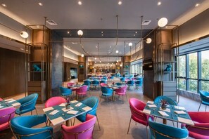 5 Restaurants; Frühstück, Mittagessen und Abendessen werden serviert