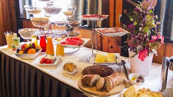 Dagelijks ontbijtbuffet (EUR 15 per persoon)