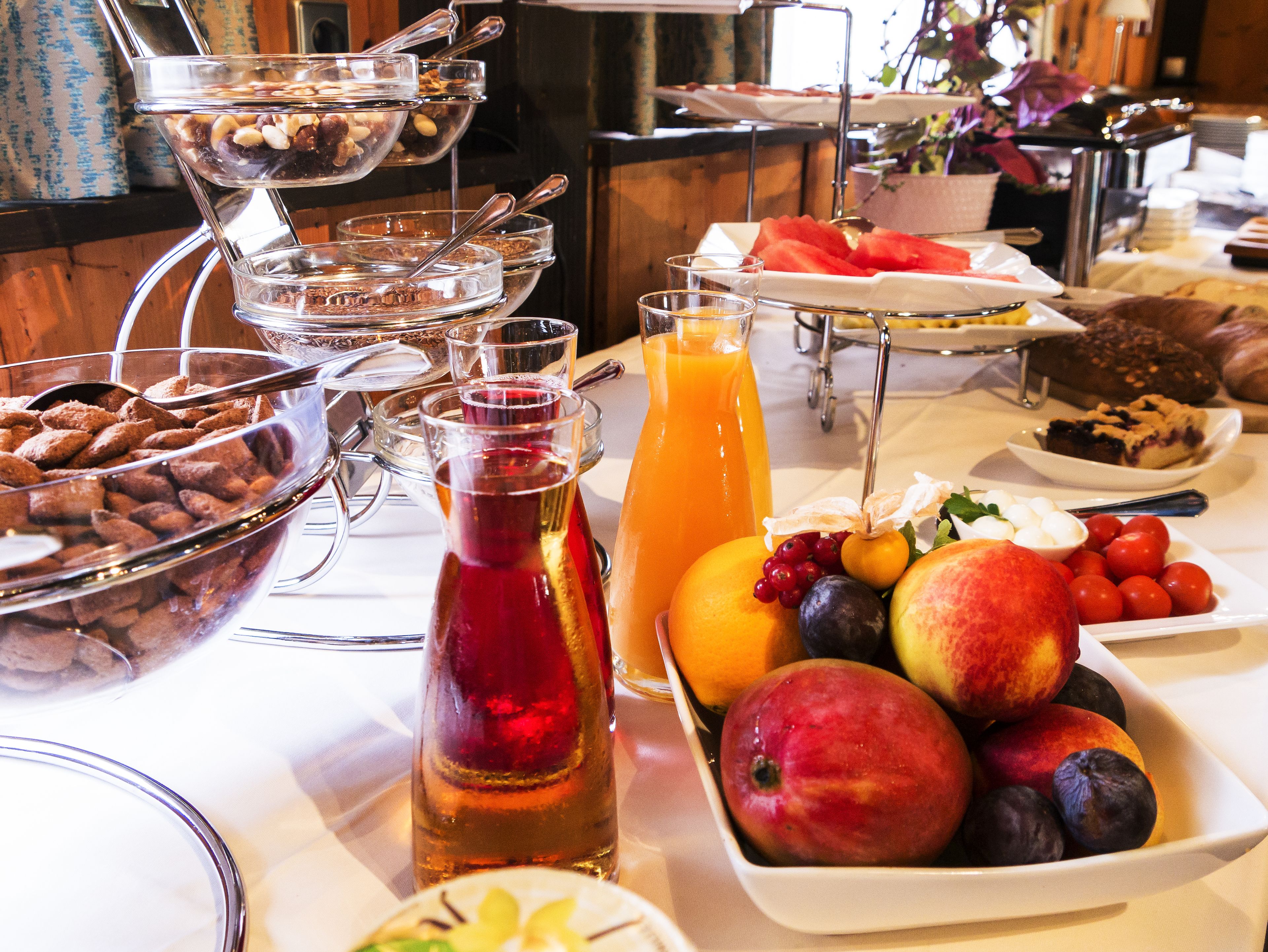 daily buffet breakfast (eur 15 per person)