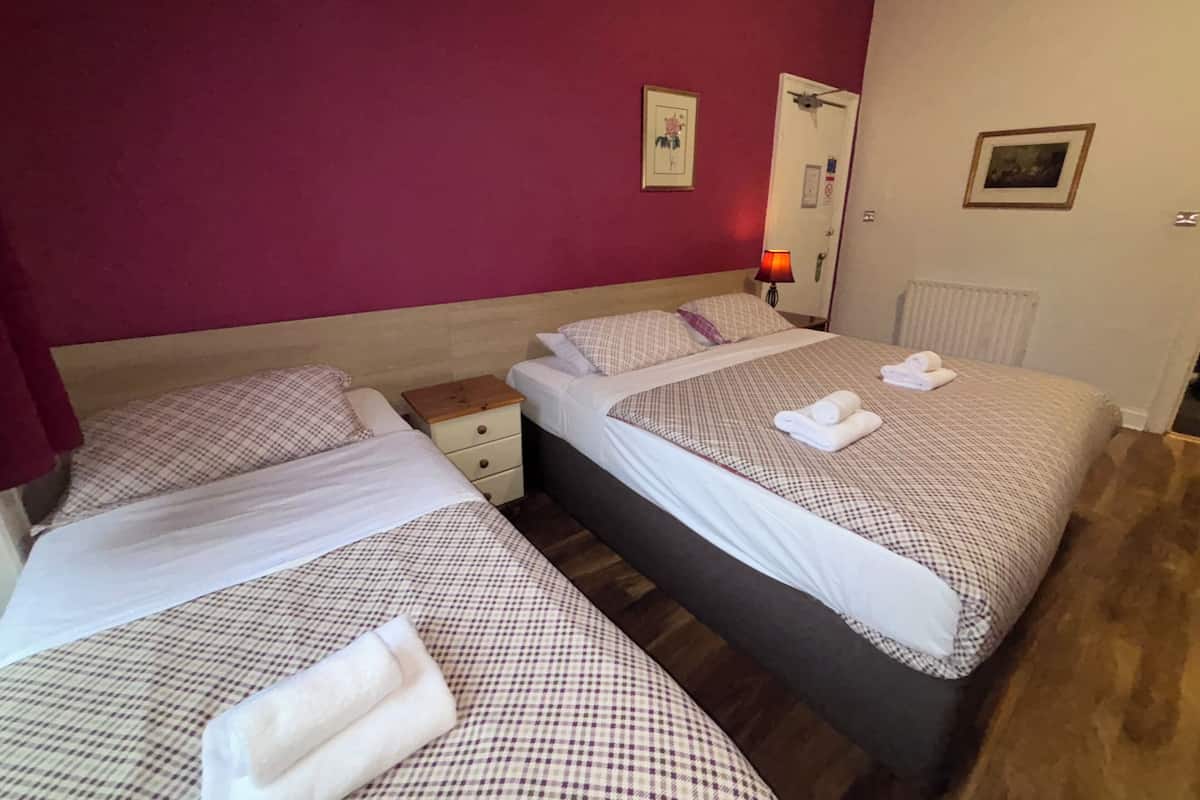 Iron/ironing board, free WiFi, bed sheets