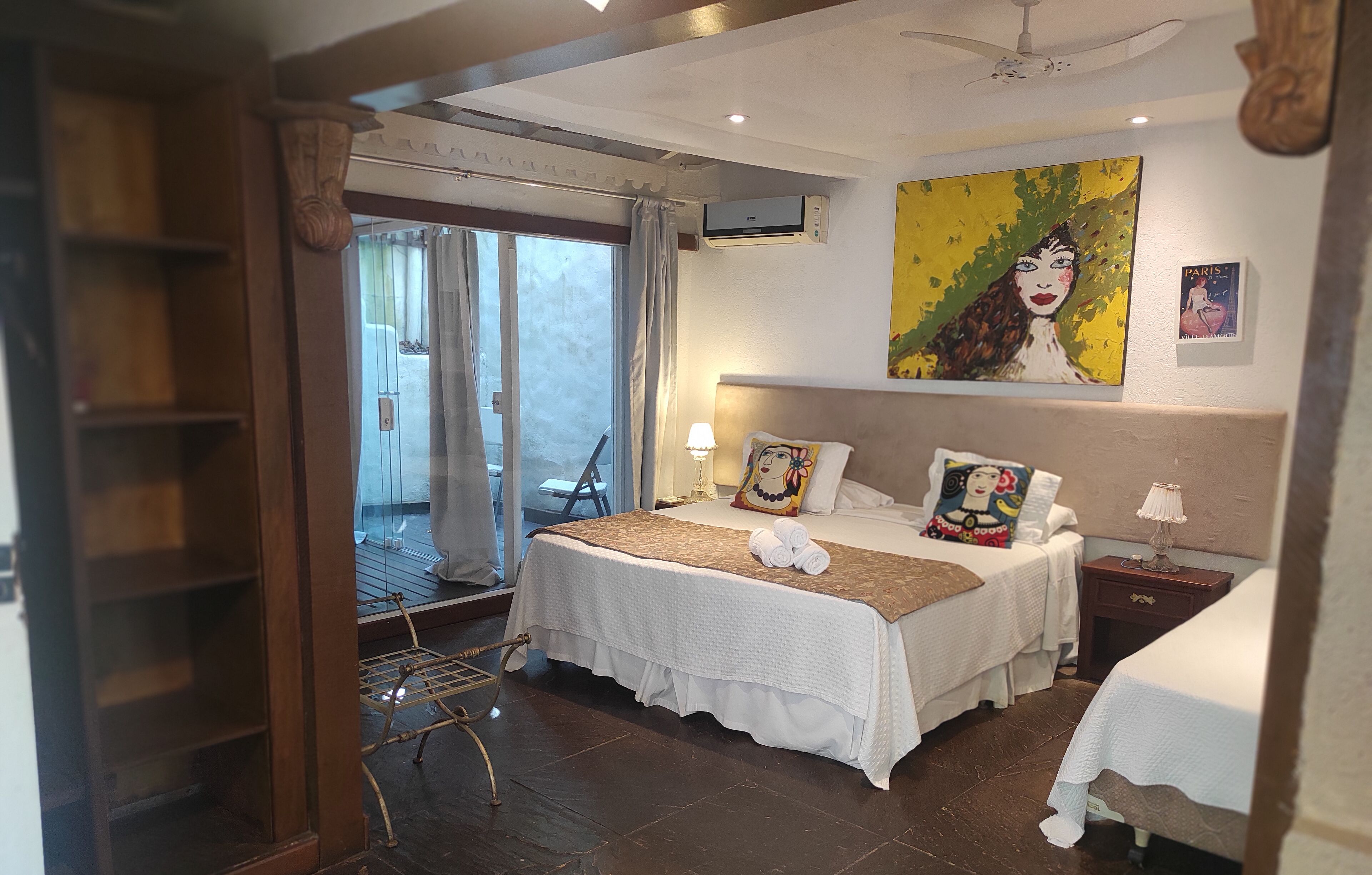 minibar, free wifi, bed sheets