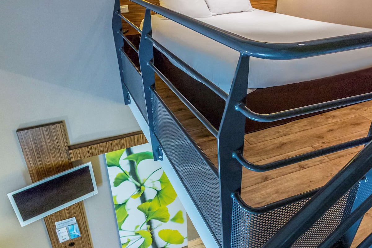 double room, 1 double bed with sofa bed (privilege) | premium bedding, in-room safe, desk, soundproofing