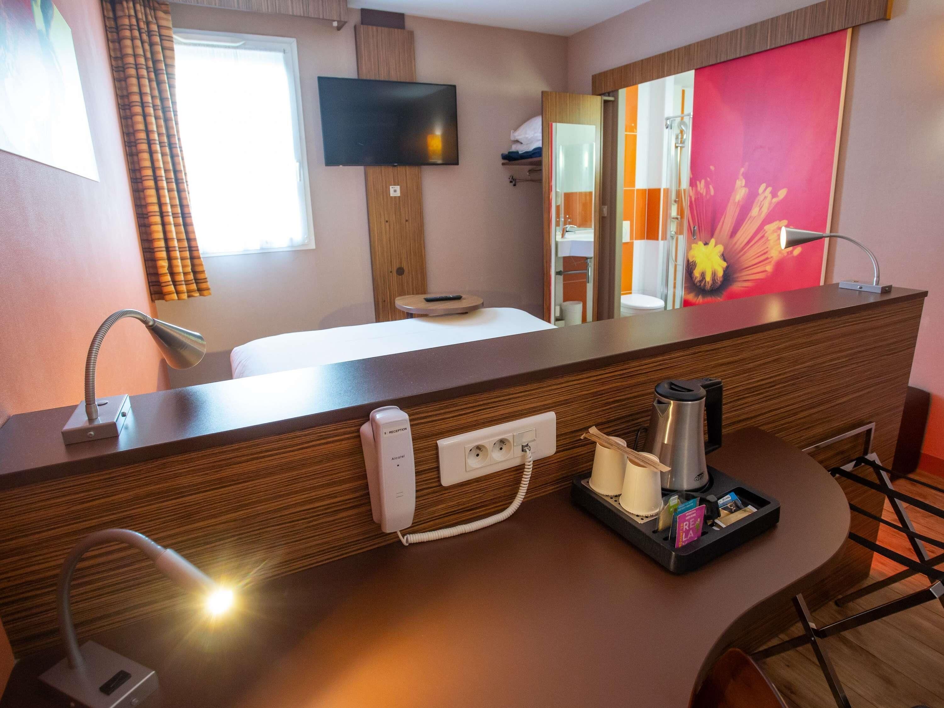 Standard Room, 1 Double Bed | Premium bedding, in-room safe, desk, soundproofing