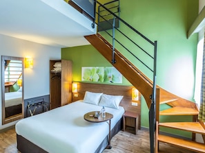 Premium bedding, in-room safe, desk, soundproofing