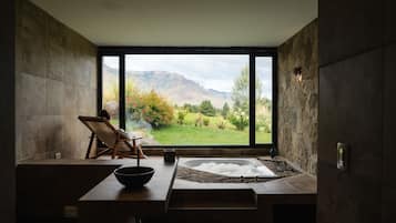 雙人療程室、桑拿、熱水浴缸、蒸氣室、身體療程、泥浴