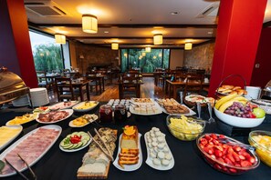 Desayuno buffet incluido todos los días 