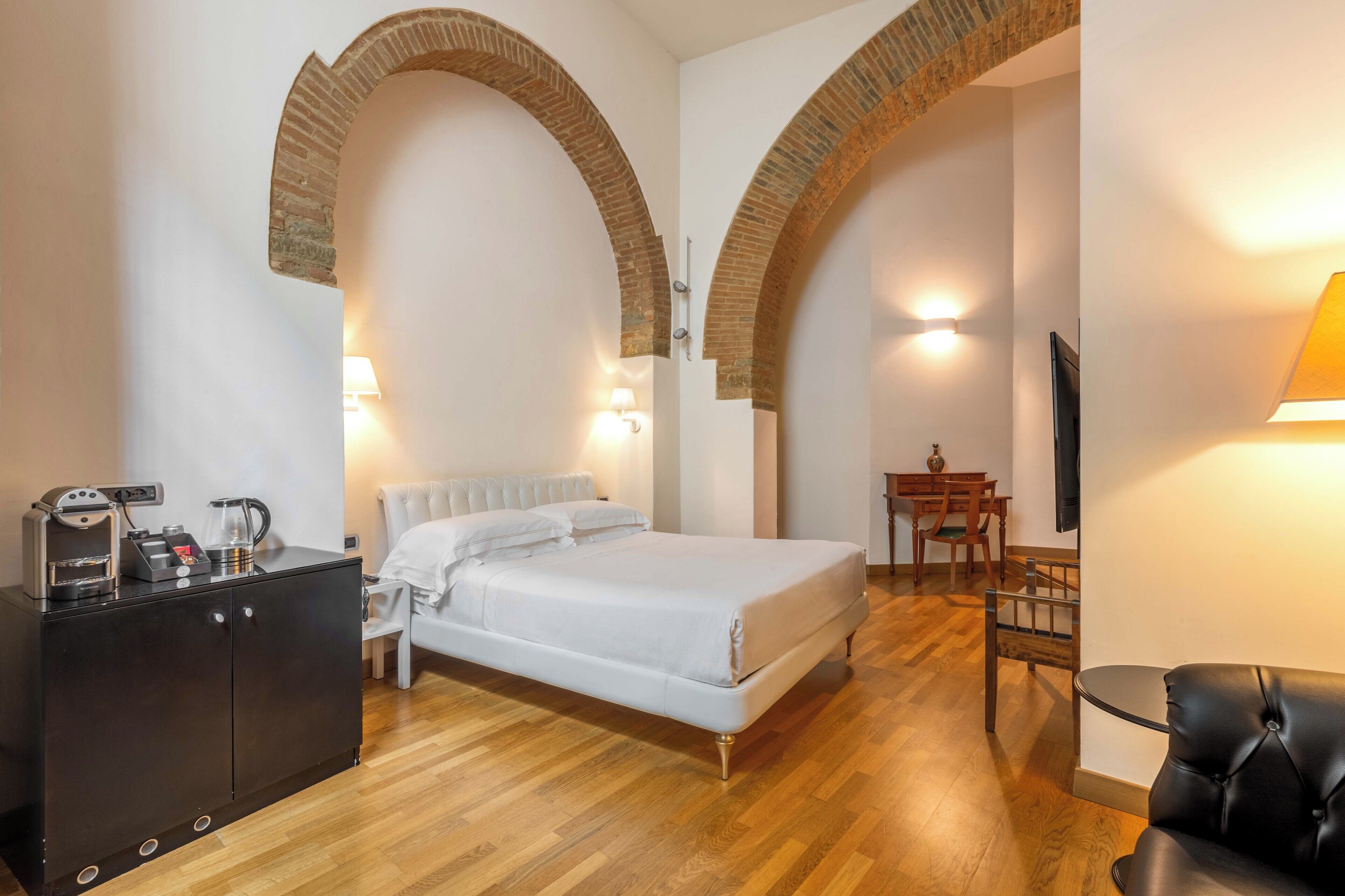 junior suite | 1 bedroom, frette italian sheets, premium bedding, memory-foam beds