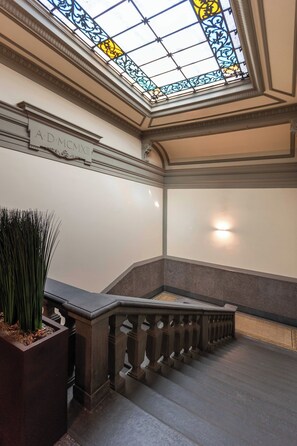 تفاصيل الفندق من الداخل