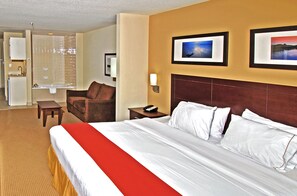 Hypo-allergenic bedding, in-room safe, desk, blackout curtains - Holiday Inn Express Stellarton by IHG (Stellarton)