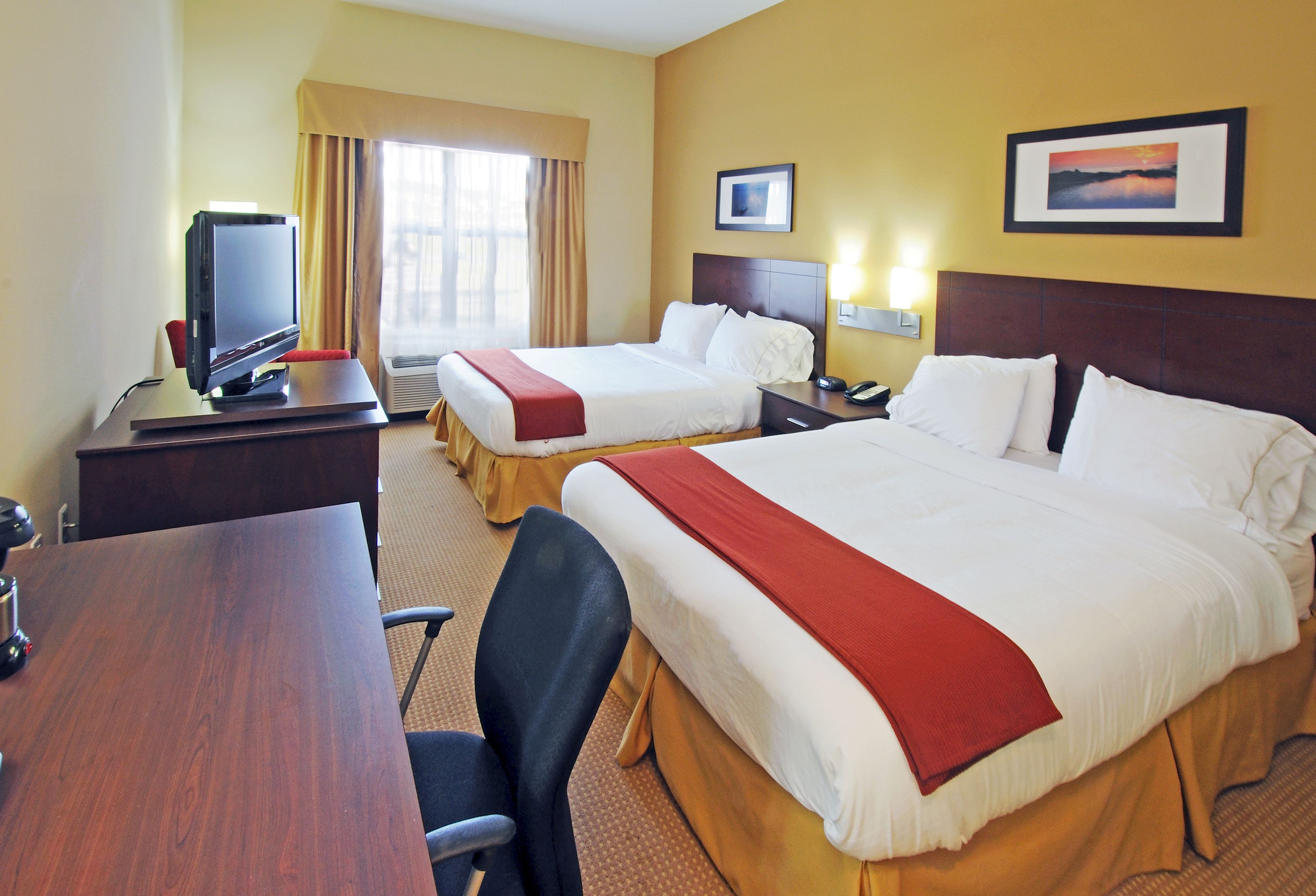 1 bedroom, hypo-allergenic bedding, in-room safe, desk