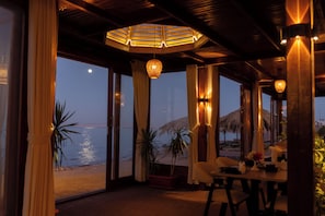 Breakfast, lunch, dinner served; sea views