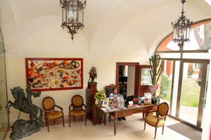 Lobby - St. George Residence All Suite Hotel Deluxe (Budapest)