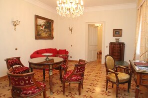 Exclusive Suite | Hypo-allergenic bedding, minibar, in-room safe, individually furnished - St. George Residence All Suite Hotel Deluxe (Budapest)