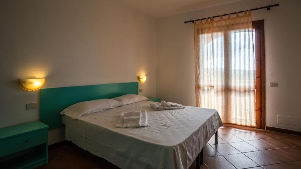 Blackout curtains, free WiFi, wheelchair access