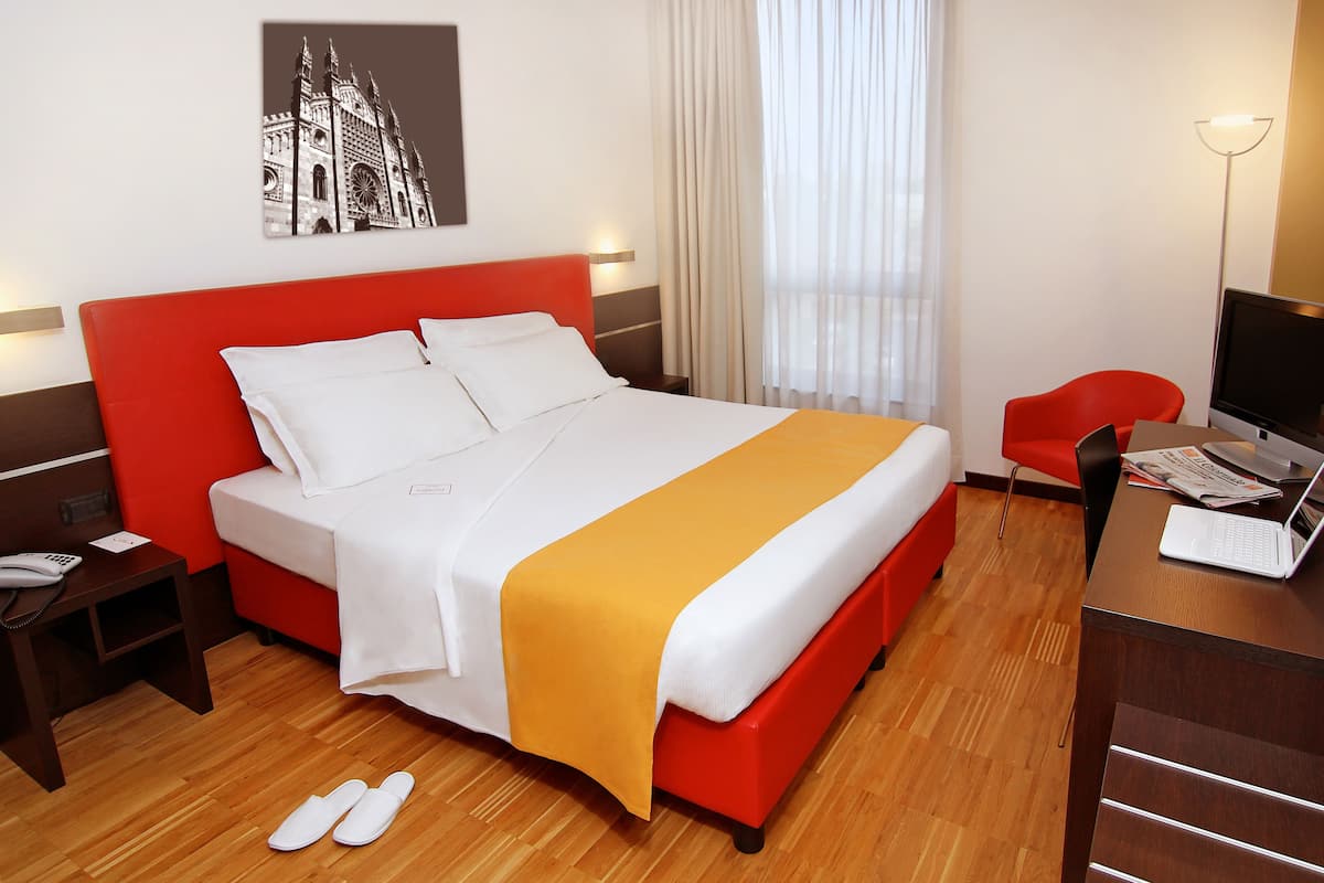 Superior tweepersoonskamer, voor 1 persoon, 1 queensize bed | Een minibar, een kluis op de kamer, een bureau, een laptopwerkplek