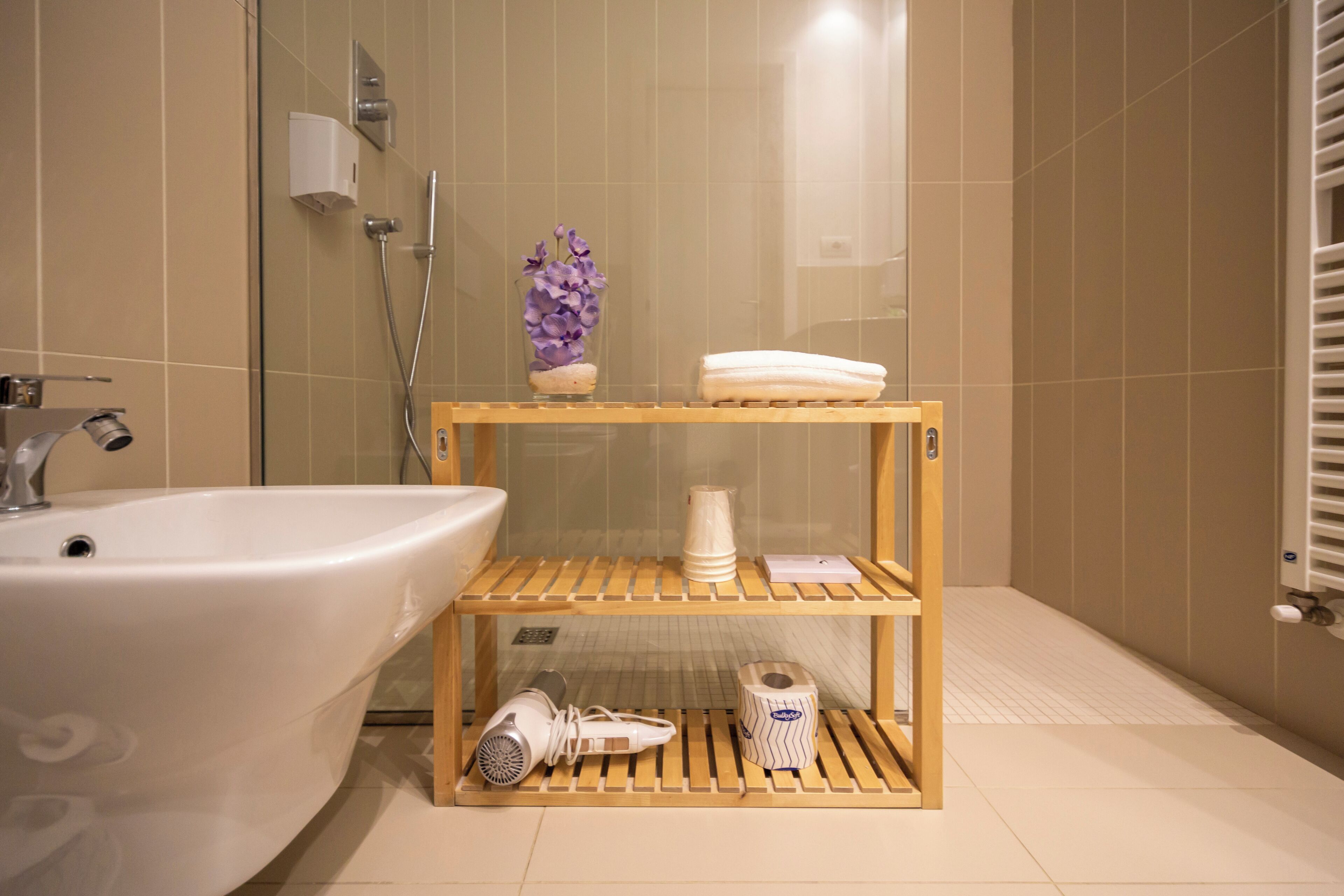 shower, rainfall showerhead, free toiletries, hair dryer