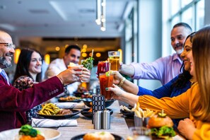 Breakfast, lunch, dinner and brunch served - Hilton Columbus/Polaris (Columbus)