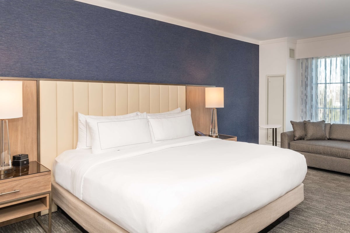 Premium bedding, pillowtop beds, in-room safe, desk