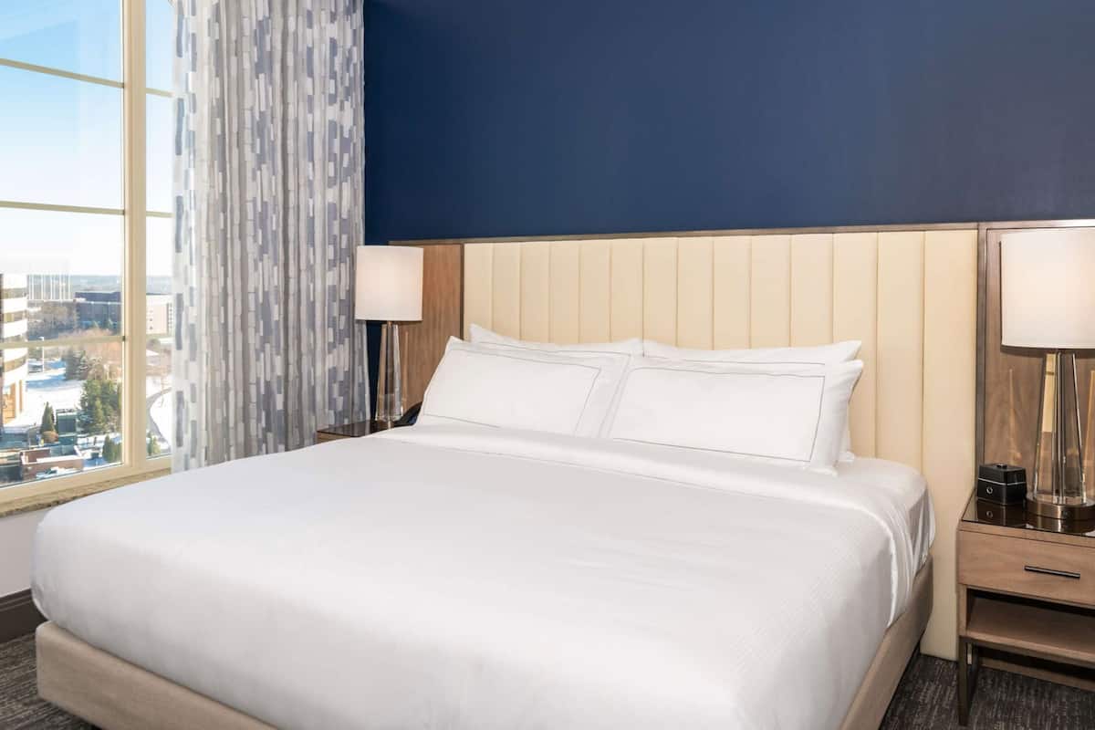 Premium bedding, pillowtop beds, in-room safe, desk