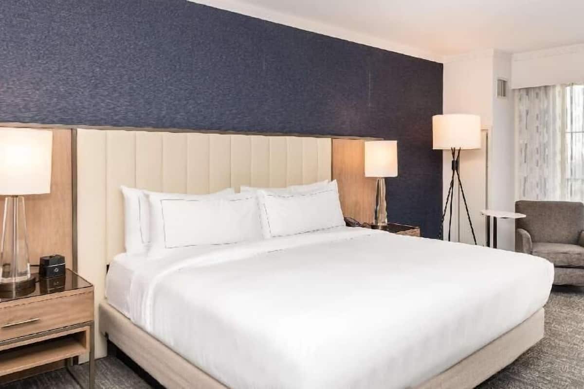 Premium bedding, pillowtop beds, in-room safe, desk