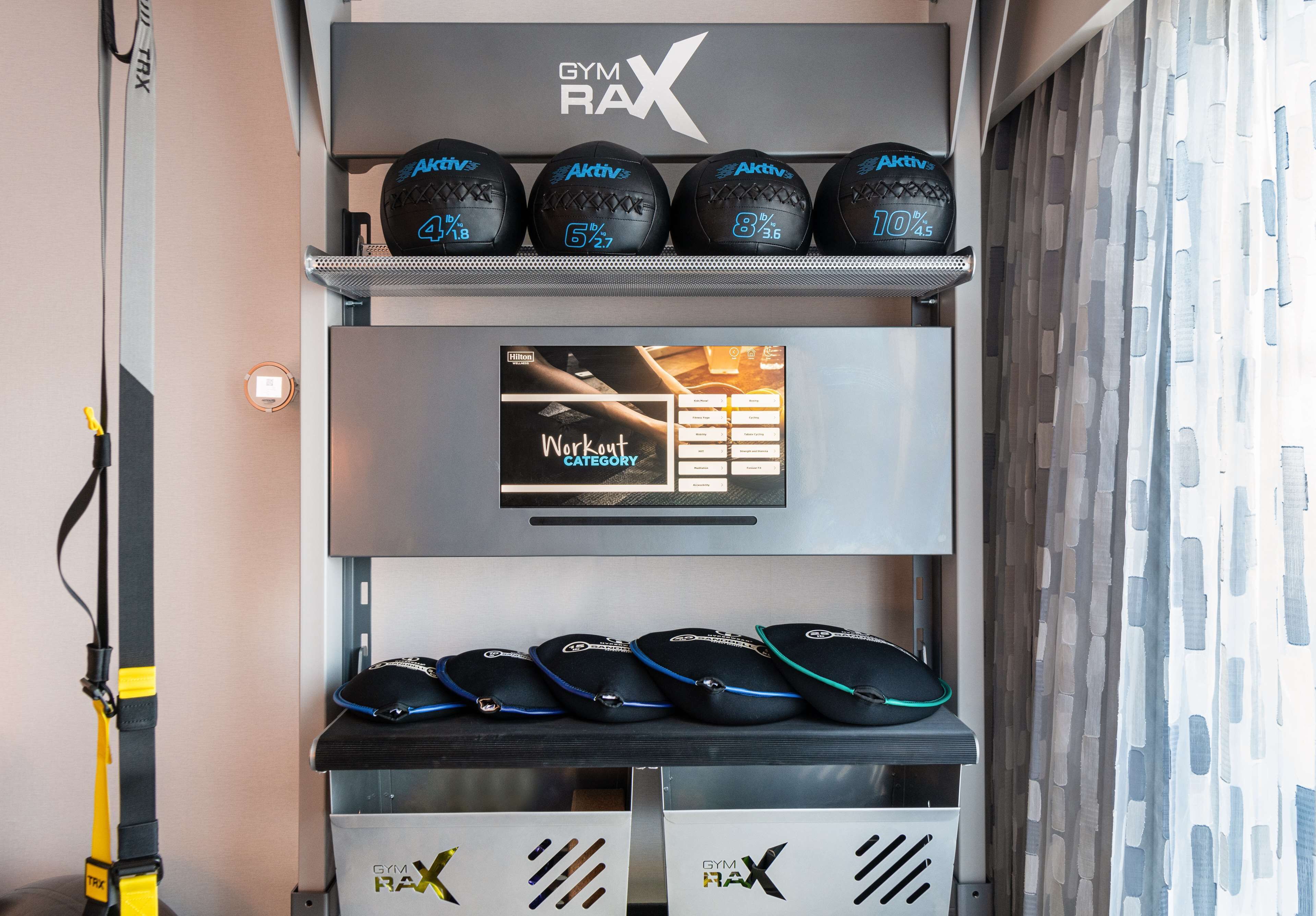 premium bedding, pillow-top beds, in-room safe, desk