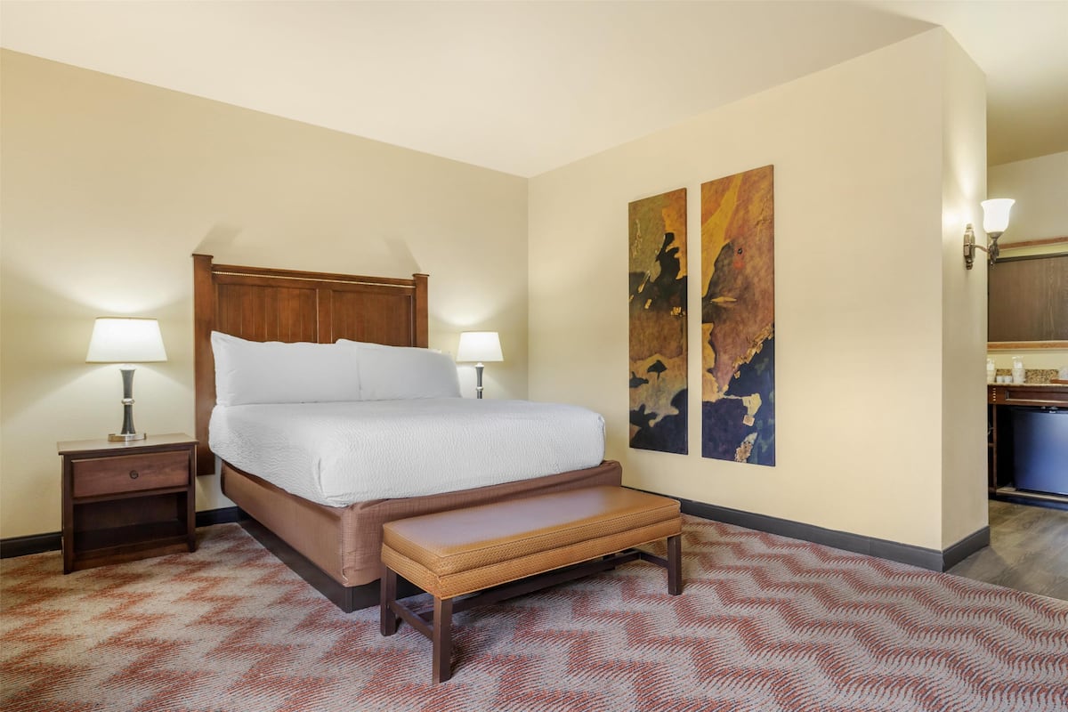 1 bedroom, in-room safe, desk, laptop workspace