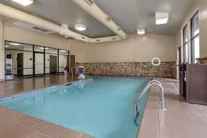 Piscina coberta (horari: 07:00-11:00) i gandules