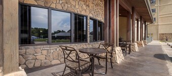 Best Western Plus Cimarron Hotel & Suites