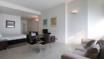 Executive Studio Apartment | Living area