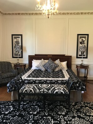 Deluxe Room, Accessible, Private Bathroom (Gatsby Room) | Iron/ironing board, free WiFi, bed sheets