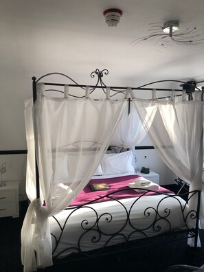 Double Room (with Four Poster Bed) | Premium bedding, in-room safe, desk, iron/ironing board - Noir (York)