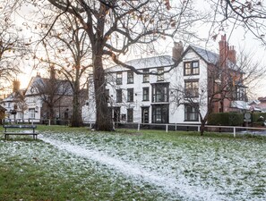 Front of property - Noir (York)