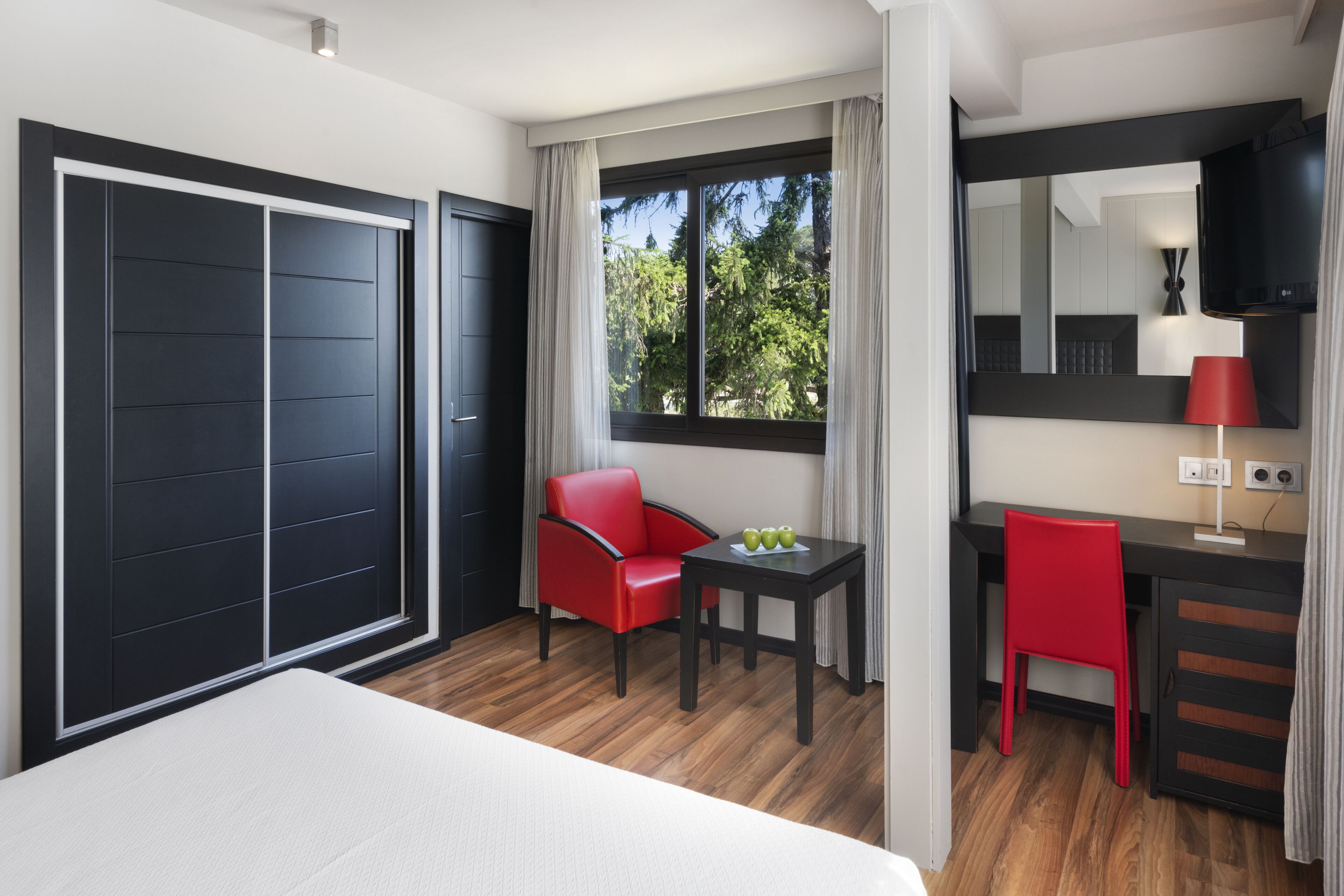 minibar, in-room safe, desk, blackout curtains