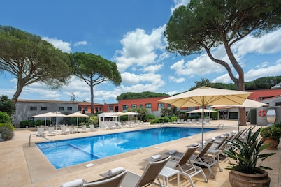 Salles Hotel Aeroport de Girona