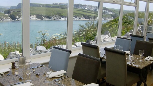 Breakfast and dinner served - Glendorgal Hotel (Newquay)