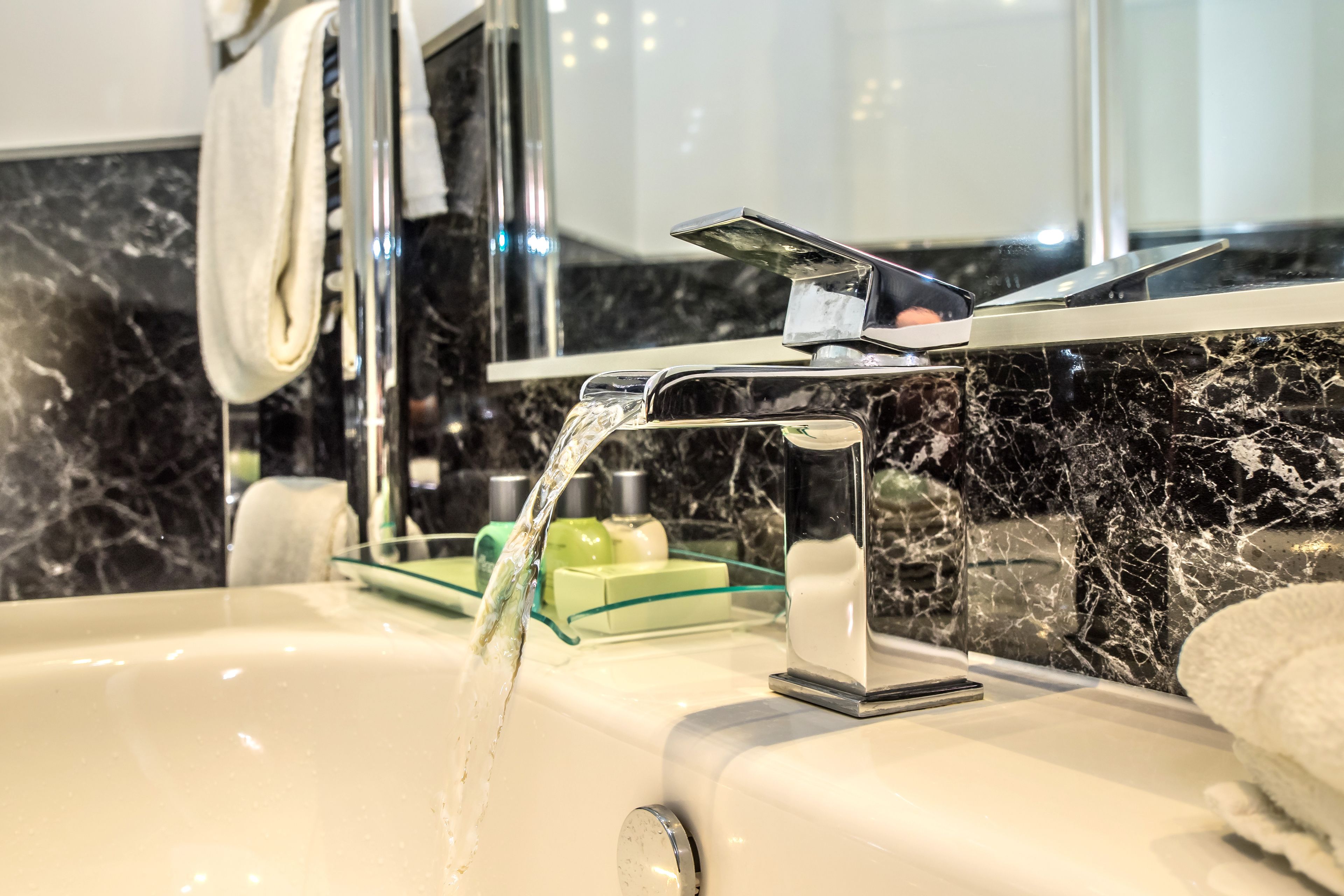 double room single use | desk, iron/ironing board, free wifi, bed sheets