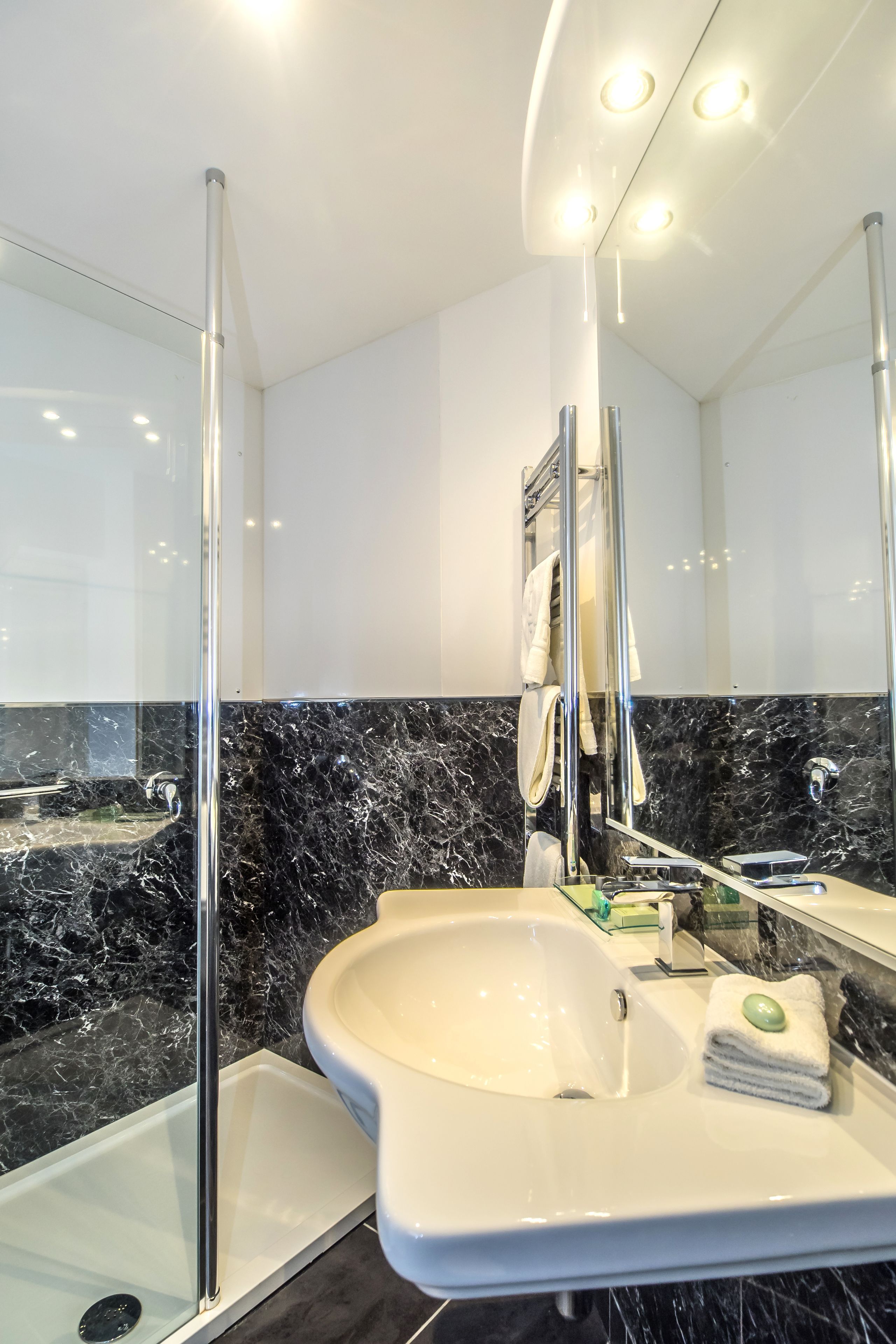 classic double or twin room | desk, iron/ironing board, free wifi, bed sheets