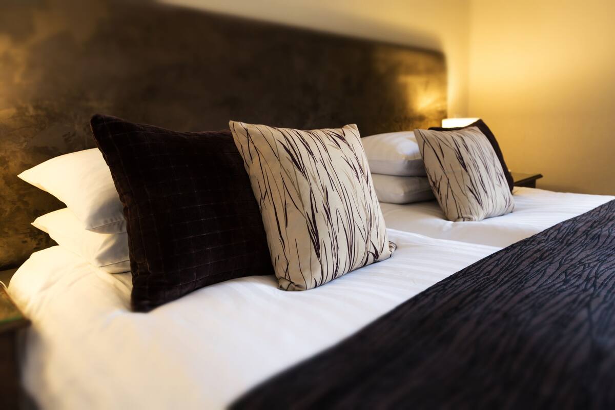 Superior Room, 1 Double Bed | Desk, iron/ironing board (on request), WiFi (free), bed sheets