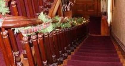 Stauer House B & B