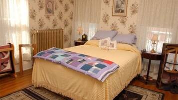 Queen deluxe room | Free WiFi