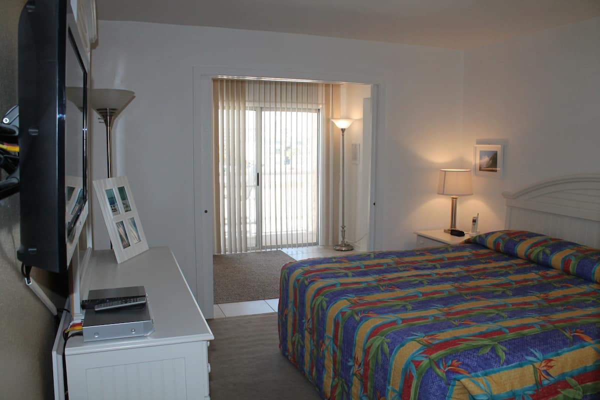 Condo, 1 Bedroom, 2 Bathrooms, Ocean View (2 queen sofa sleepers) | Free WiFi