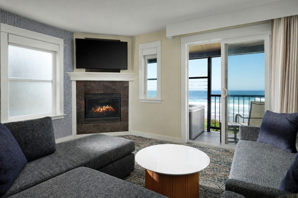 Starfish Manor Oceanfront Hotel