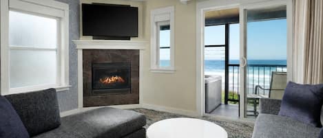 Suite (Pacific) | Premium bedding, pillow-top beds, in-room safe, iron/ironing board
