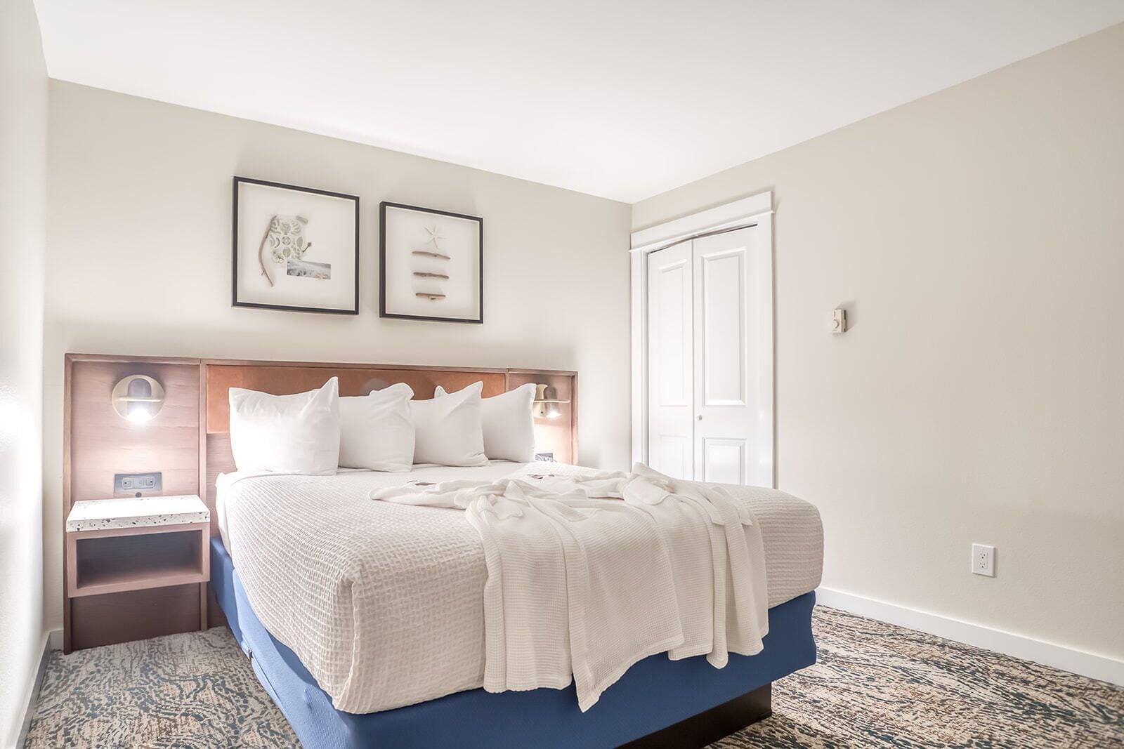 高档床上用品、加厚床垫、客房内保险箱、熨斗/熨衣板