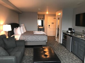 Premium bedding, pillowtop beds, in-room safe, iron/ironing board