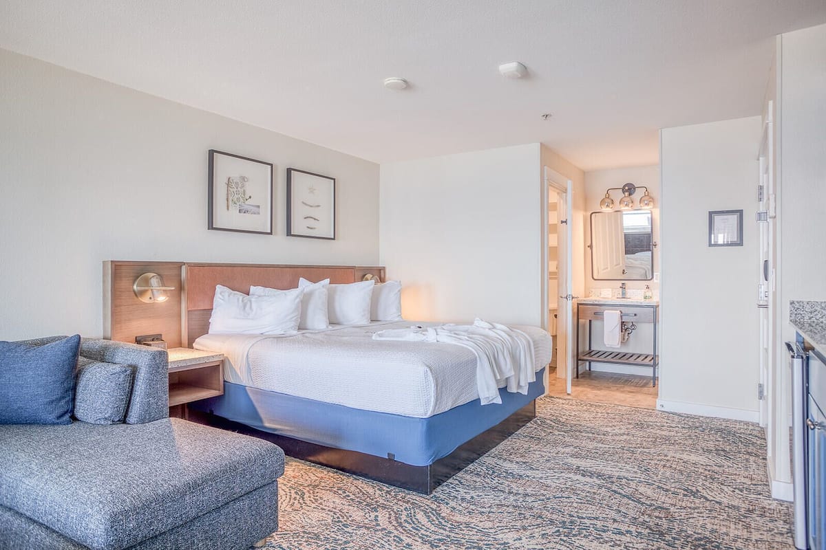 Premium bedding, pillow-top beds, in-room safe, iron/ironing board