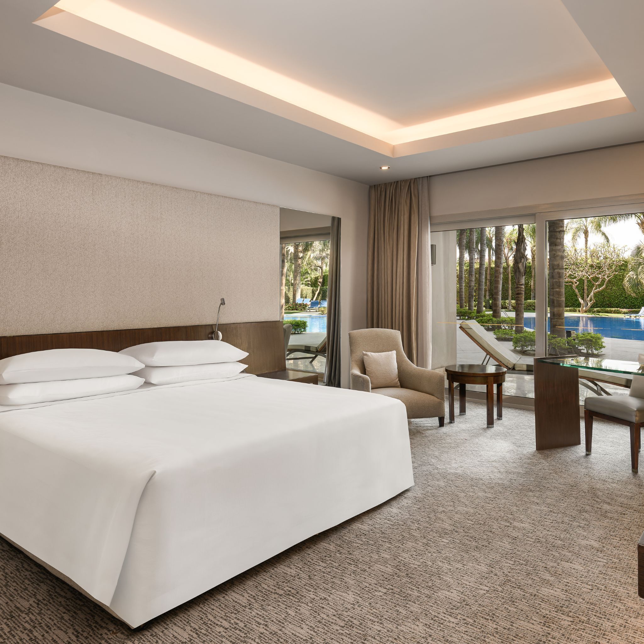 Ropa de cama de alta calidad y minibar 