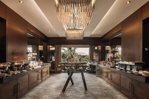 Premium bedding, minibar, in-room safe, desk - Dusit Thani LakeView Cairo (New Cairo)