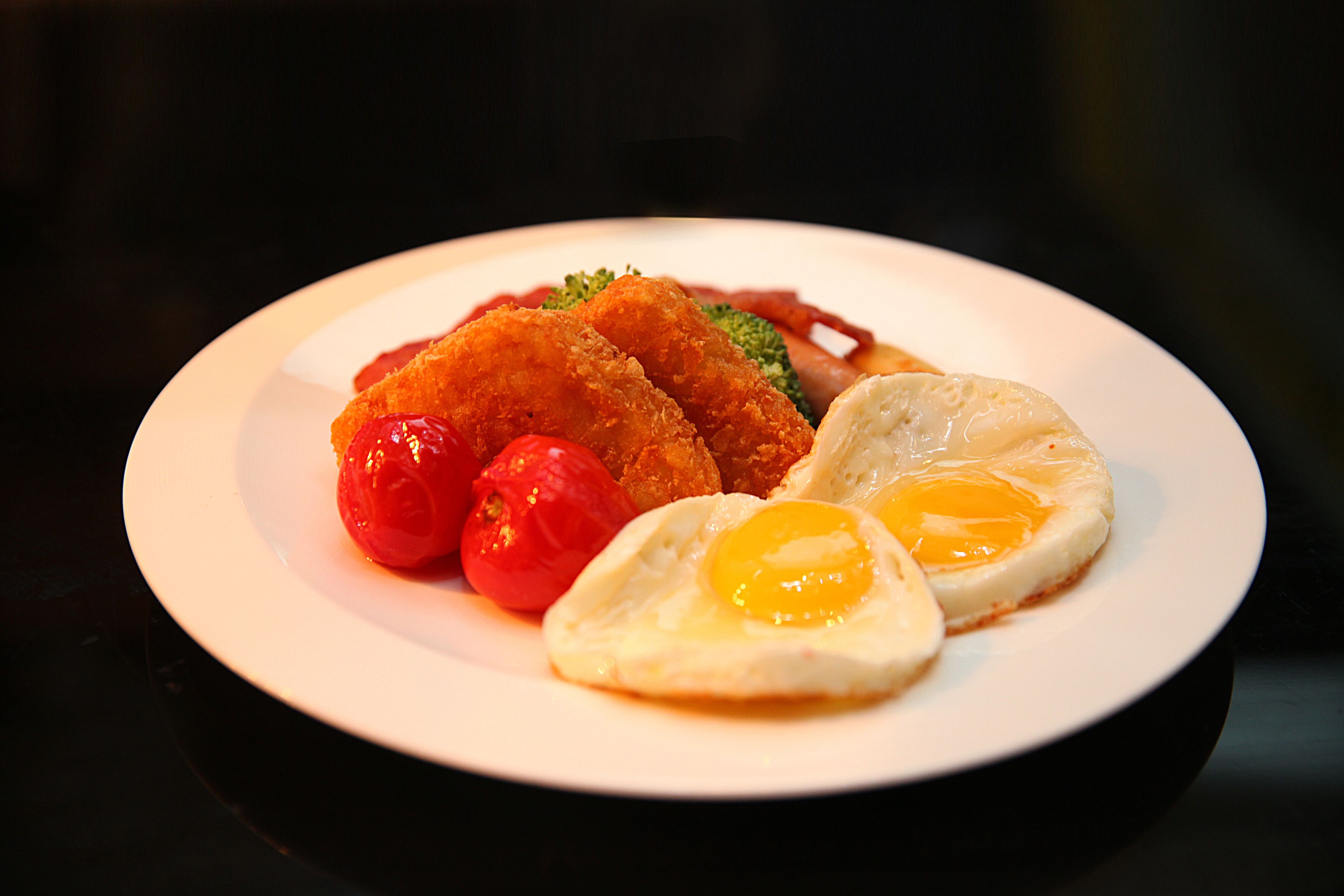 Daily buffet breakfast (CNY 128 per person)