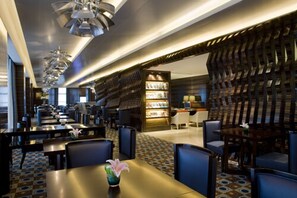 Executive lounge - Ningbo Marriott Hotel (Ningbo)
